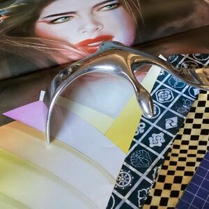 HOLESTON seagull figure